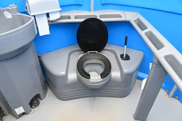 Portable Toilet Options We Offer in Roaring Spring, PA